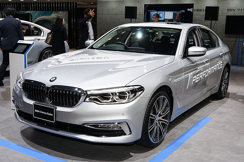 プラグインハイブリッド「530e」