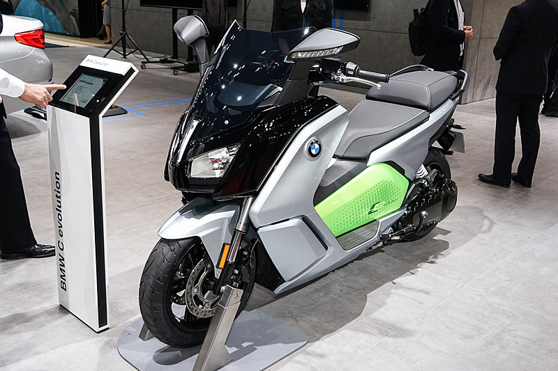 電動スクーターの「C evolution」は最高速129km/h