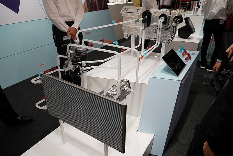 こちらは、各所で発生する熱を回収して活用する、熱マネジメントシステムの紹介コーナー