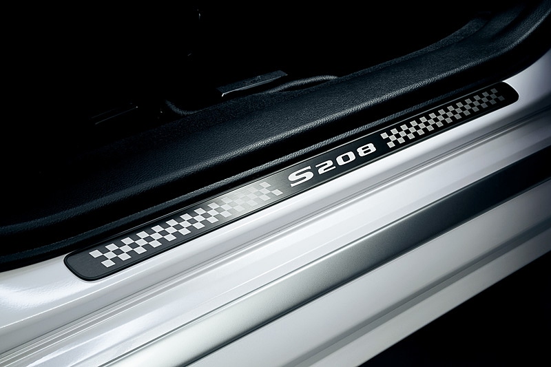 サイドシルプレート（S208ロゴ入り）