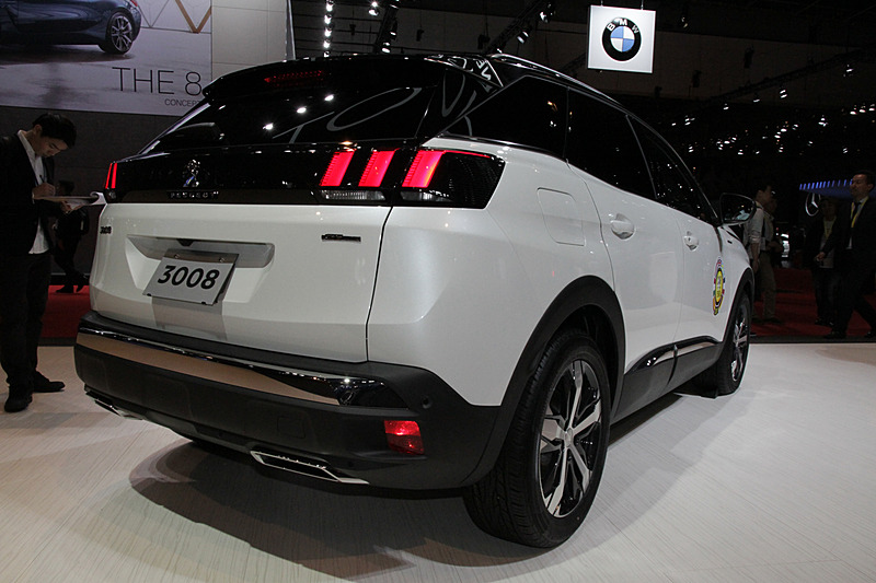 「5008」の登場で中間サイズのポジションとなった「3008」