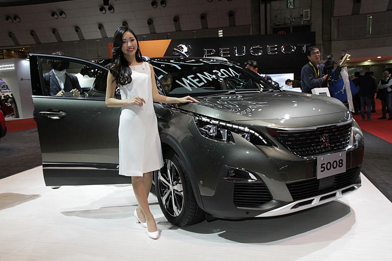 日本では9月に発表となった3列シートのSUV「5008」。発表されたばかりともあって会場での人気も凄かった