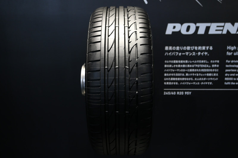 POTENZAブランドのハイパフォーマンスタイヤ「POTENZA S001」