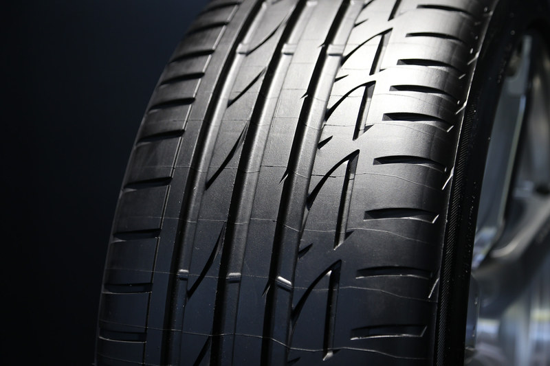 POTENZAブランドのハイパフォーマンスタイヤ「POTENZA S001」