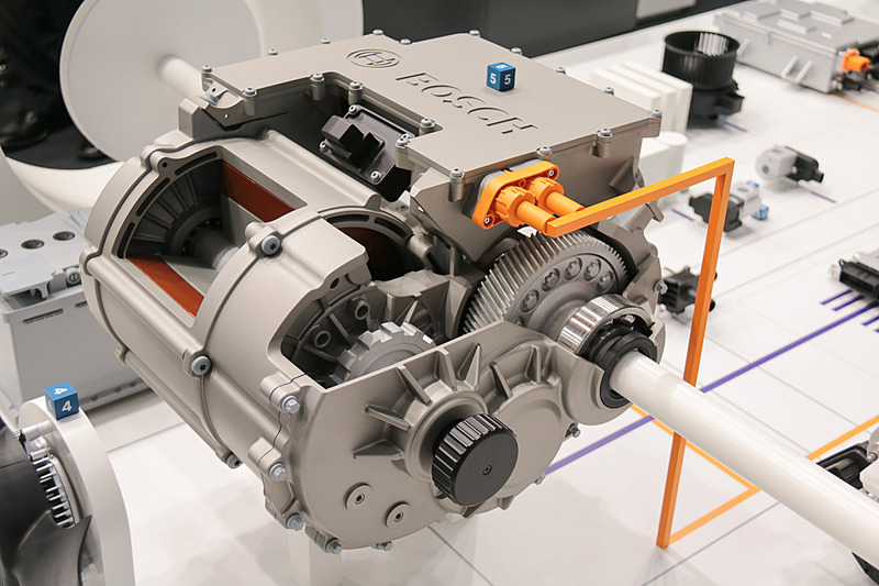 イーアクスルに関する展示とプレゼンテーション