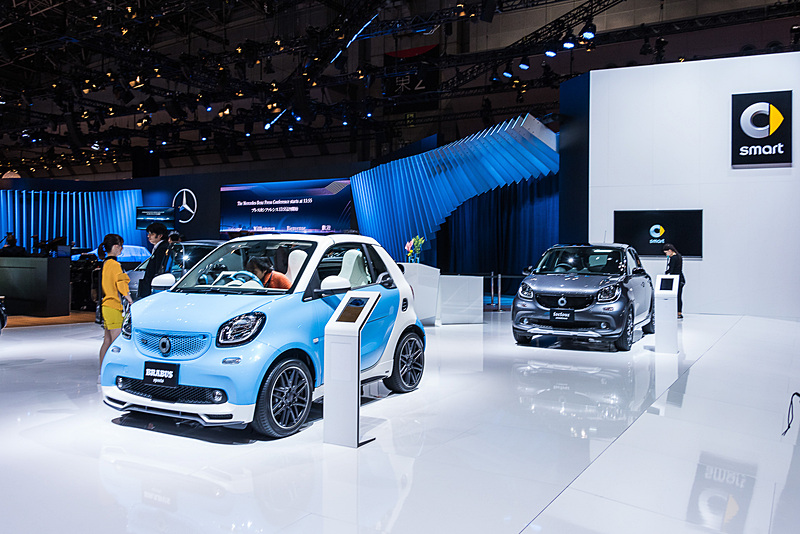 メルセデス・ベンツブースでは「スマート フォーフォー electric drive」などを展示