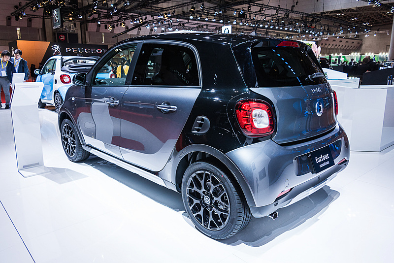 オンライン販売限定の特別仕様車「スマート フォーフォー turbo crosstown limited」