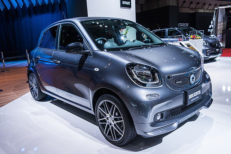 オンライン販売限定の特別仕様車「スマート ブラバス フォーフォー canvas-top limited」