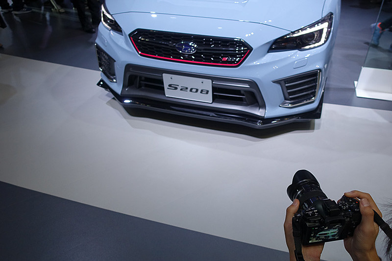 S208は大人気。各部の写真を撮る来場者が多かった