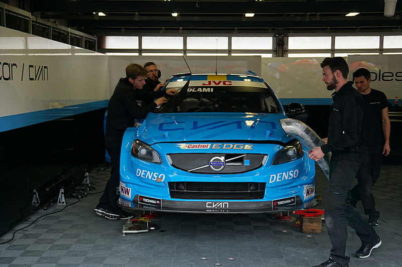 ピットウォーク時のボルボピット