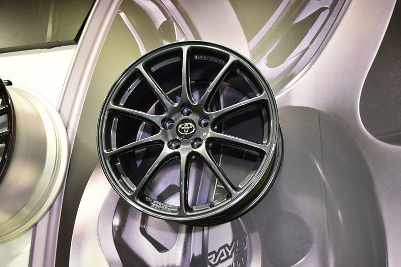 TOYOTA GAZOO Racingが発売を予定しているトヨタ「86」ベースの特別バージョン「86 GR」の純正ホイール