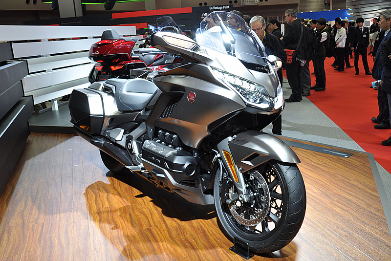 ゴールドウイングの2モデルは、2018年4月にスタートする新販売網「Honda Dream（ホンダ ドリーム）」で販売予定とされる