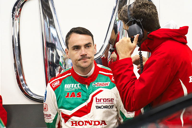 午前中に行なわれたフリー走行2回目の様子、この時点では雨はそれほどは強くなった