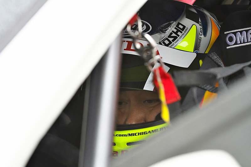 午前中に行なわれたフリー走行2回目の様子、この時点では雨はそれほどは強くなった