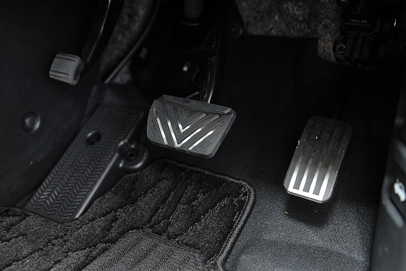 Cool Spiritのインテリア。カラーは専用のブラック×シルバー