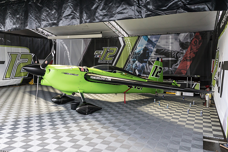 フランソワ・ルボット選手（No.12 FLV レーシング チーム、フランス）の機体「EDGE 540 V3」