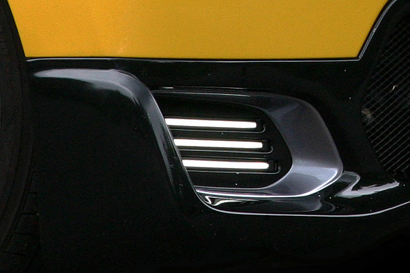 視認性の高いLEDを採用