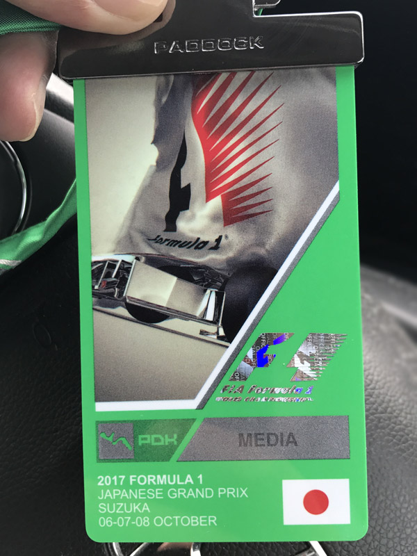 今年は問題なく取材パスが受け取れた。背面は顔写真付き。F1、MotoGP、WEC、WTCCなどの国際レースで顔写真付きのパスはF1のみ