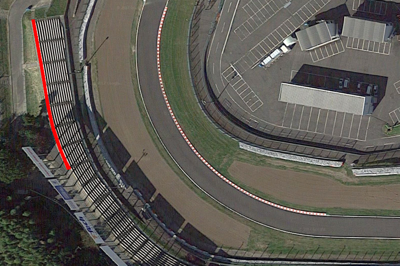 従来は最上段の1列のみがカメラマンエリア（赤ライン）