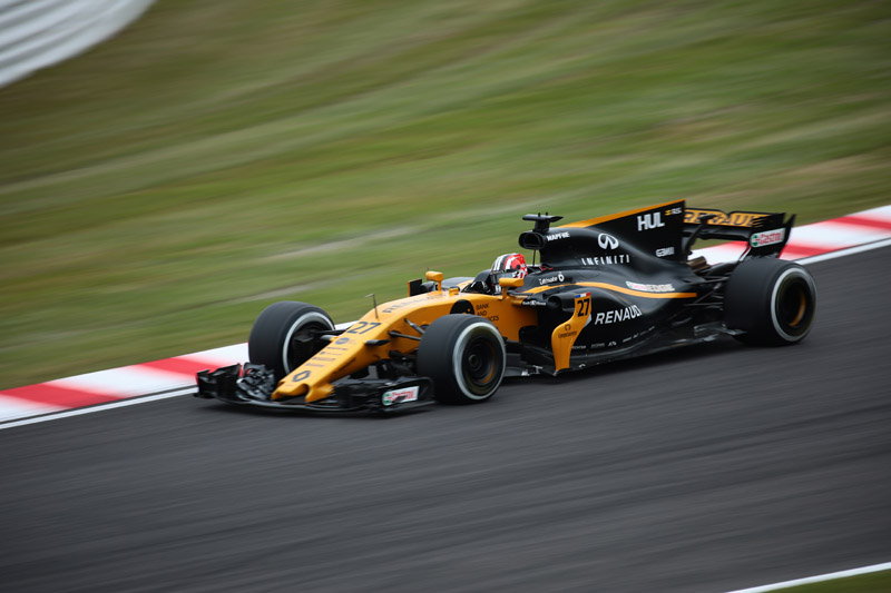 最初はごく普通に流し撮り。焦点距離400mm、シャッター速度1/100秒（元画像をリサイズのみ行なった）