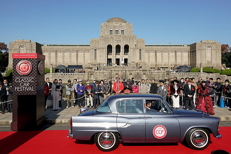 2016年開催時の様子。明治神宮外苑 聖徳記念絵画館からパレードがスタート