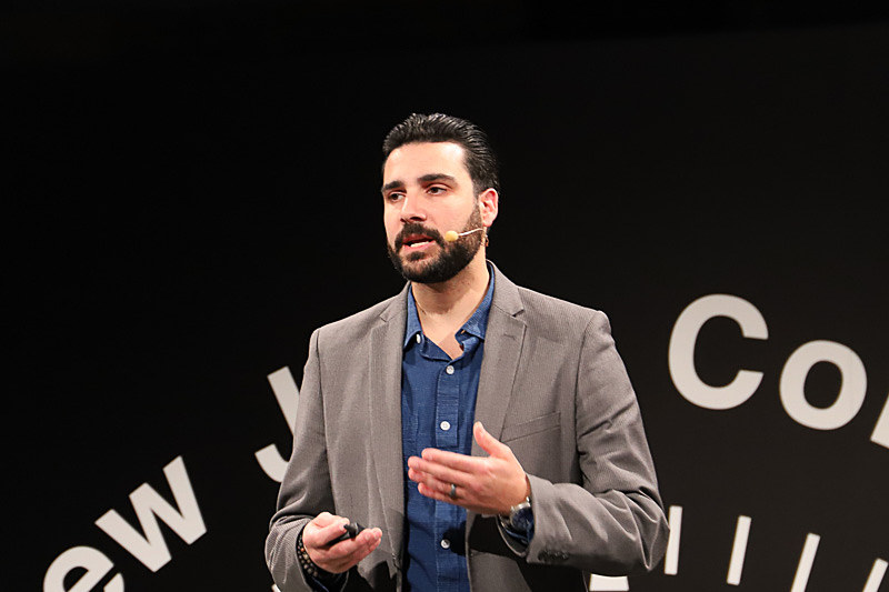 FCA US ジープ コンパスエクステリア・デザインマネージャー クリス・ピシテリ氏