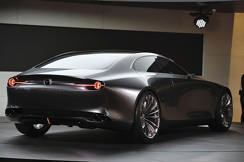 「魁 CONCEPT」とともに世界初公開された「VISION COUPE」。“凜”が込められている