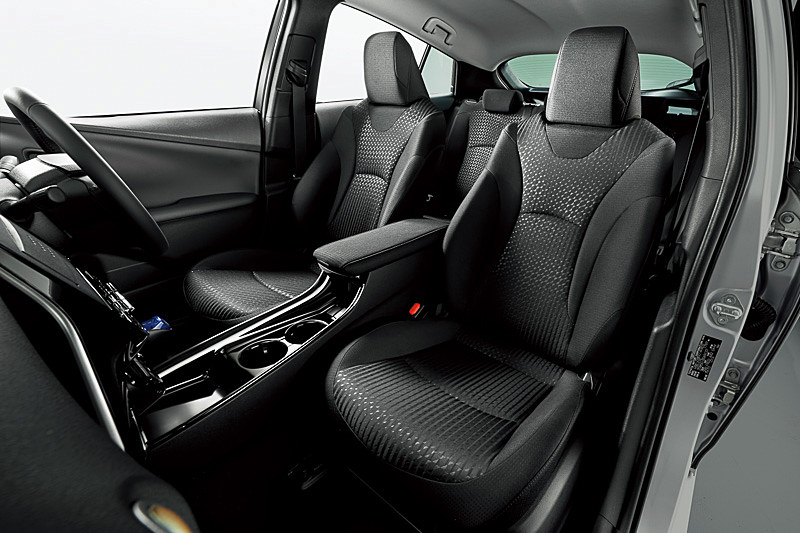 S “Safety Plus・Two Tone”（2WD）＜オプション装着車＞のインテリア