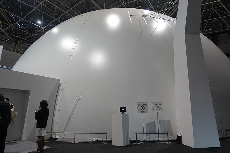巨大ドームシアターで楽しむ「THE FUTURE」もお勧めだ。同時に200人が体験できるため、待ち時間はほぼゼロ