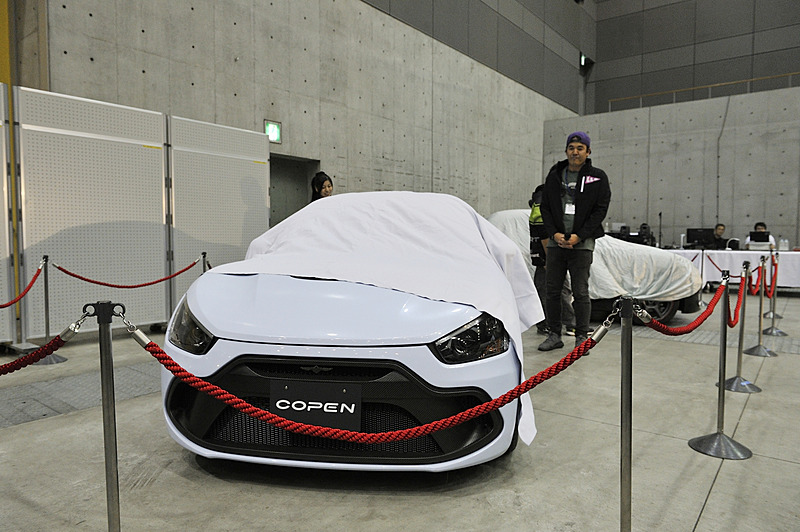 「COPEN 400 TDC」ボディキット装着車のアンベール。製品版はこれが初公開
