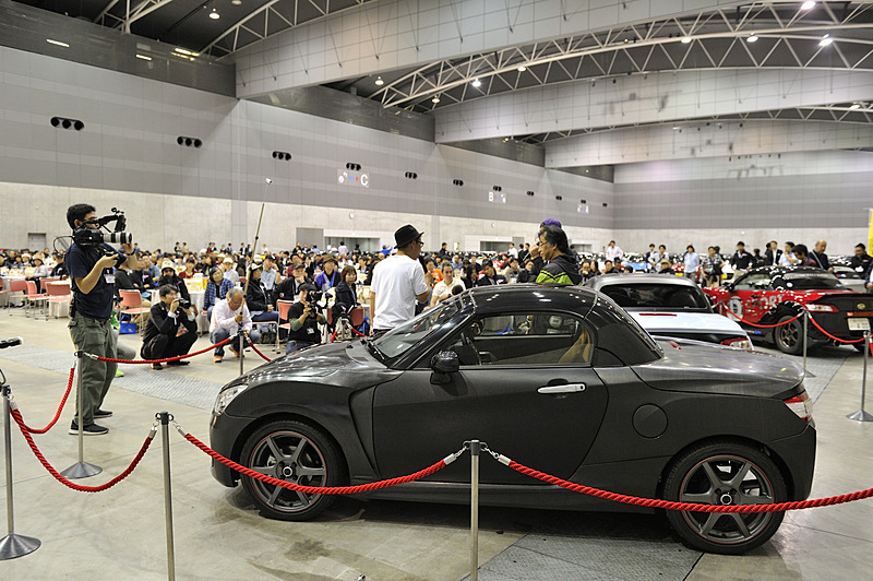 カーボン地のままの「COPEN 400 TDC」ボディキット装着車