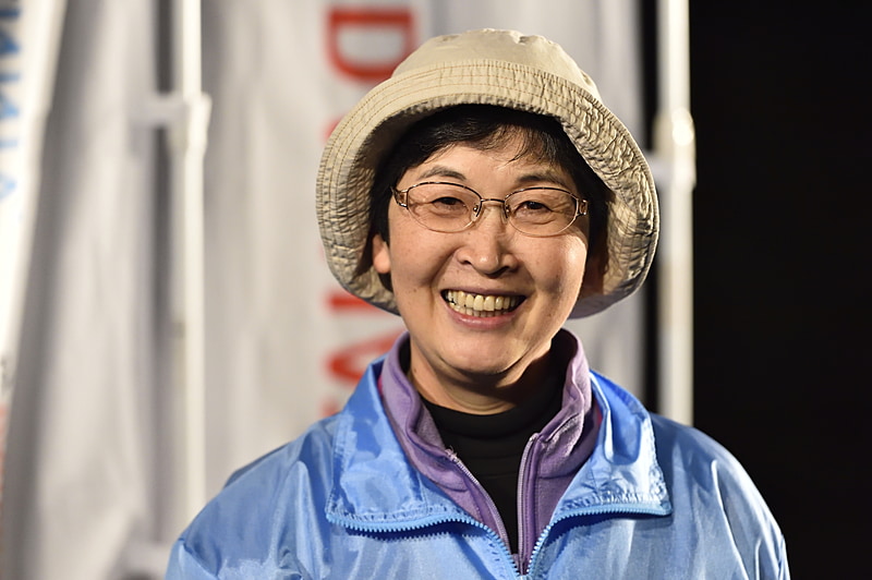 美星天文台ボランティアスタッフであり、星空ソムリエの河合裕子氏。生憎の天気だったため、特設プラネタリウムで星空の解説を行なった