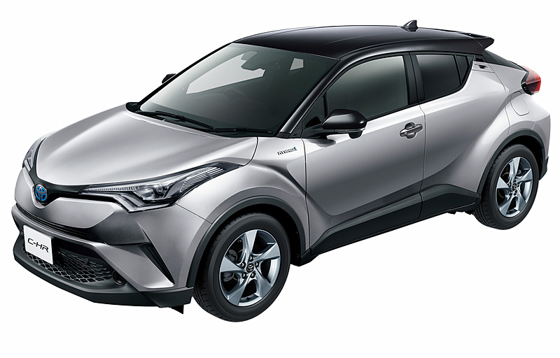 ボディカラーは写真の「ブラック×メタルストリームメタリック」や上段の「ブラック×センシュアルレッドマイカ」といった2トーン4種類、「ホワイトパールクリスタルシャイン」「ブラックマイカ」などのモノトーン4種類から選べる