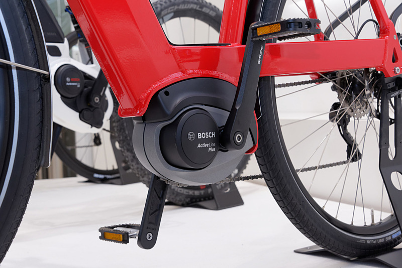 ドライブユニット、バッテリー、ディスプレイが装着されている