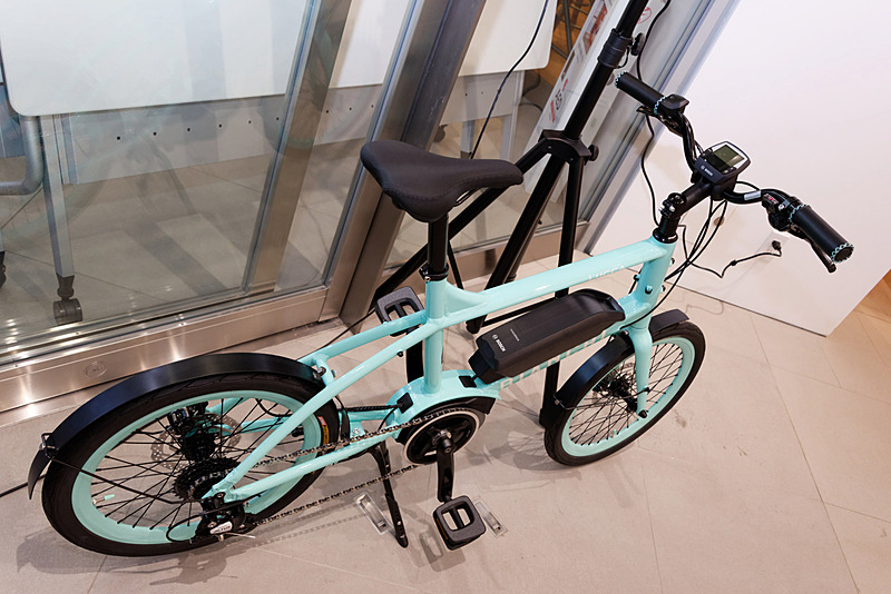 Bianchiの「Lucca-E」。150～170cmの身長に適合