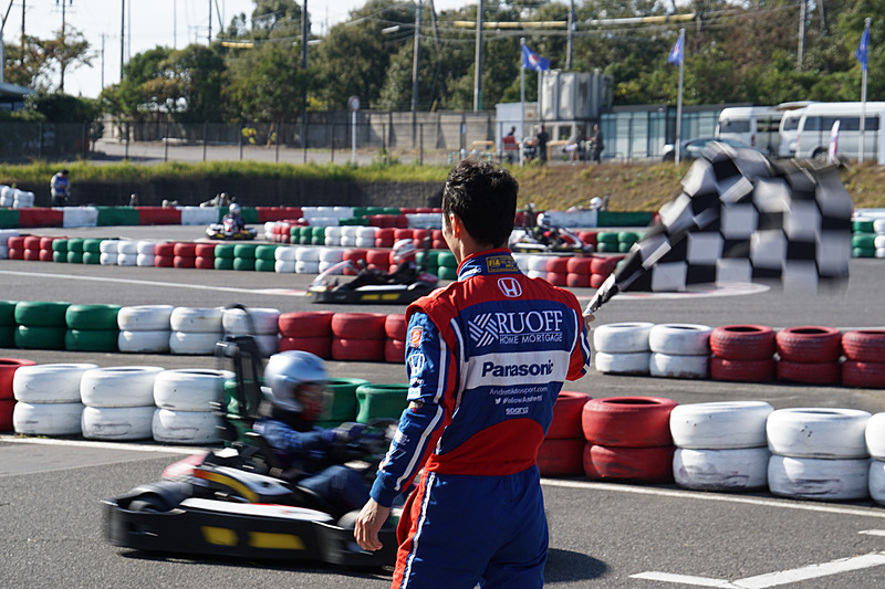 2017年は全国10カ所のカート場「ツインリンクもてぎ」「木更津サーキット」「シーサイドサーキット」「鈴鹿サーキット」「ぴぃたぁぱん」「カートランド四国」「G-7土山サーキット」「ドリームサーキット」「ナチュラサーキット」「オーシャンカートランド」が同企画に賛同。各サーキットでタイムトライアル上位者の計40名が選出された。決勝レースに向けた予選のタイムアタックが行なわれた