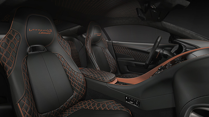 インテリアでは「Ultimate」シル・プレート、特別なステッチが施されたキルトデザインのシート、「Ultimate」ヘッドレスト刺繍などが与えられる