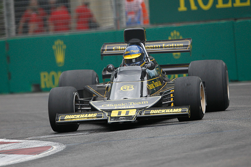 Lotus 76