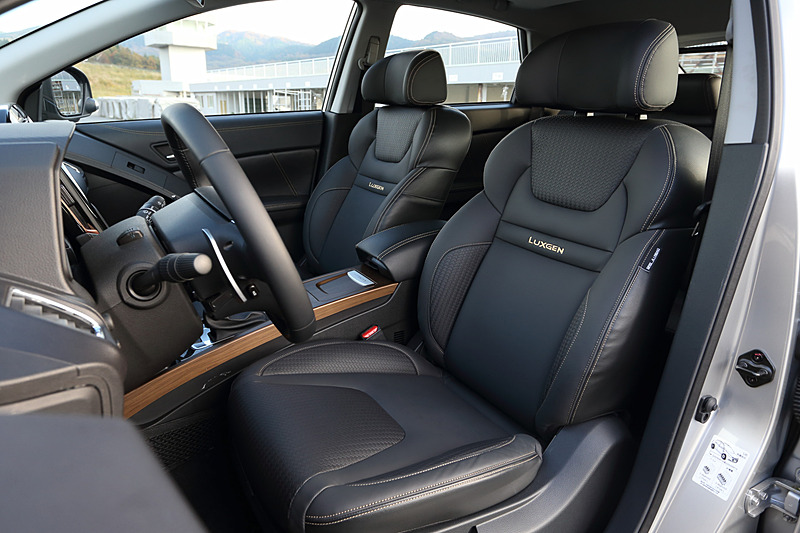 標準車「U6 GT」のボディサイズは4630×1825×1620mm（全長×全幅×全高）。足下は18インチホイールにブリヂストンのオールシーズンタイヤ「エコピア H/L 422 Plus」を組み合わせる