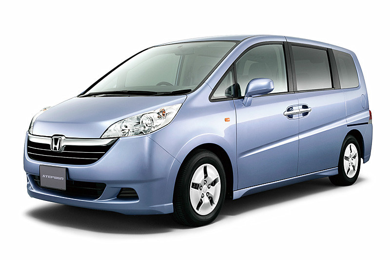 2005年5月にフルモデルチェンジした3代目ステップワゴン。2008年7月に国内累計販売台数100万台を達成
