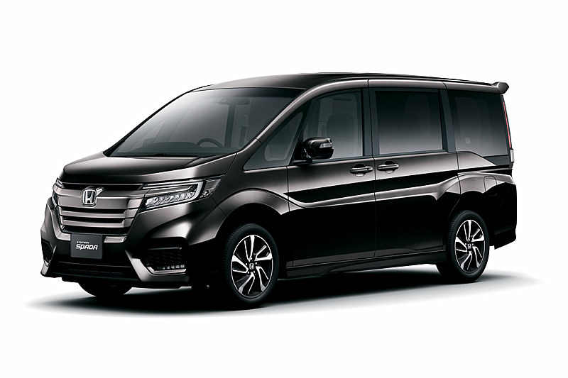2015年4月にフルモデルチェンジして、2017年9月にマイナーモデルチェンジした5代目ステップワゴン スパーダの「Cool Spirit・Honda SENSING」