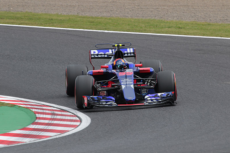 デグナー2つ目。焦点距離300mm（35mm判換算480mm相当）、シャッター速度1/320秒で撮影