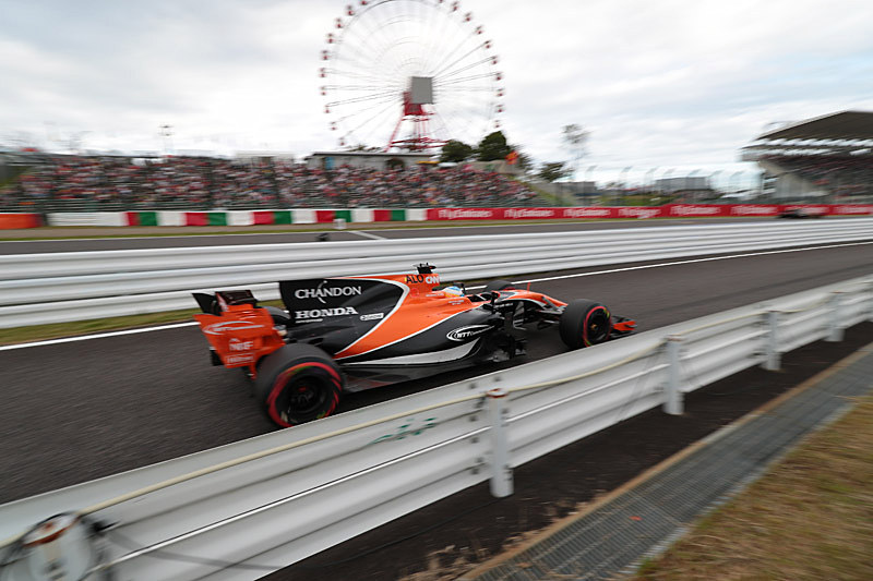 観覧車チョイ切れ、グランドスタンドもかすっただけ。ヘルメットに芯がきたので備忘録としてフォトギャラリーで使用してみた