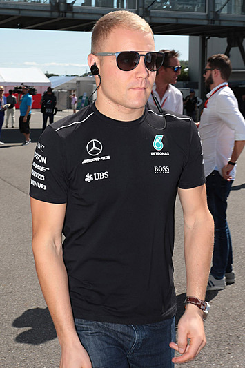 ドライバーズパレードに入れなかったので、パドックでドライバーを撮影。たまたまそこにいた川合ちゃんもパチリ