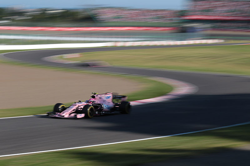 前の撮影でレンズ交換した標準ズームをそのまま使用。焦点距離73mm（117mm相当）、シャッター速度1/30秒で撮影