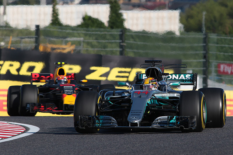 ハミルトン選手 vs フェルスタッペン選手。決勝の記事で使用した写真