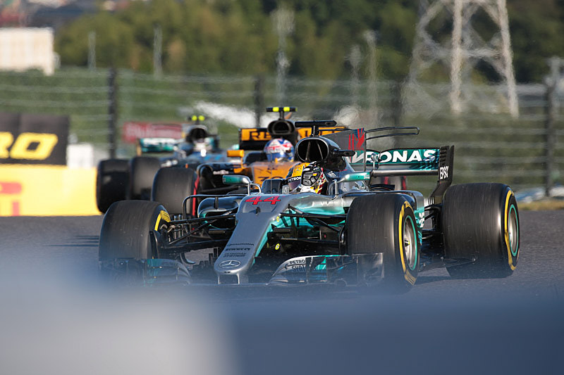 下側に看板が入り残念な写真となった