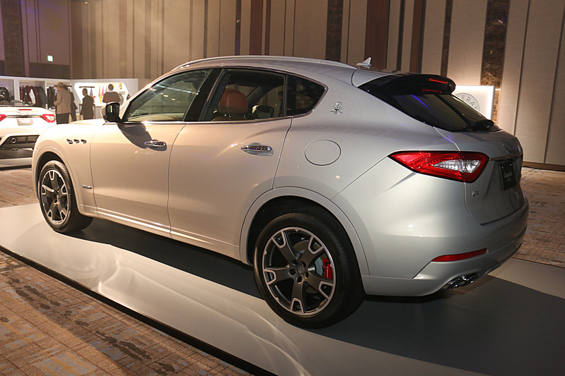 レヴァンテ ディーゼル グランルッソ。ボディサイズは5000×1985×1680mm（全長×全幅×全高）、ホイールベースは3005mm