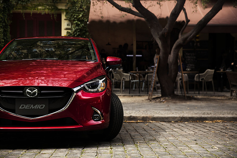 デミオ「XD Noble Crimson」