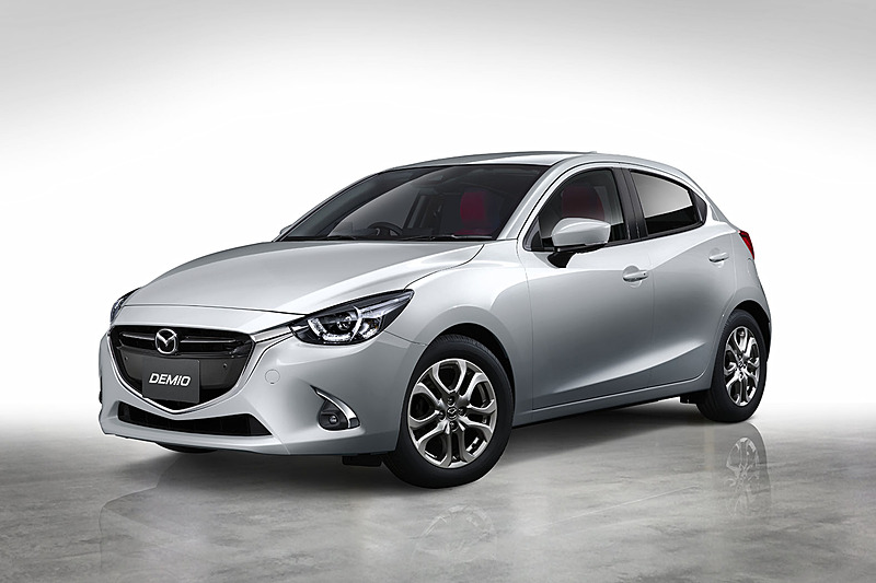 デミオ「XD Noble Crimson」